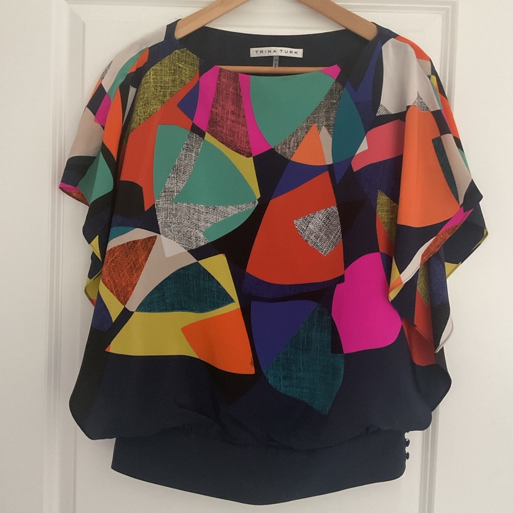 Trina Turk XS silk kimono style lined blouse. Geometric design